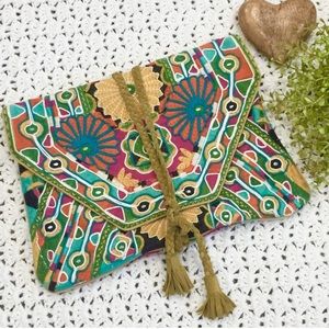 Antic Batik “Kanah” clutch
